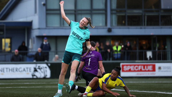 女足战报 | 狼队3-0轻取萨德伯里，顺利晋级联赛杯八强